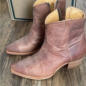 Tecovas The Daisy Brown Leather Western Ankle Boots - brand new!